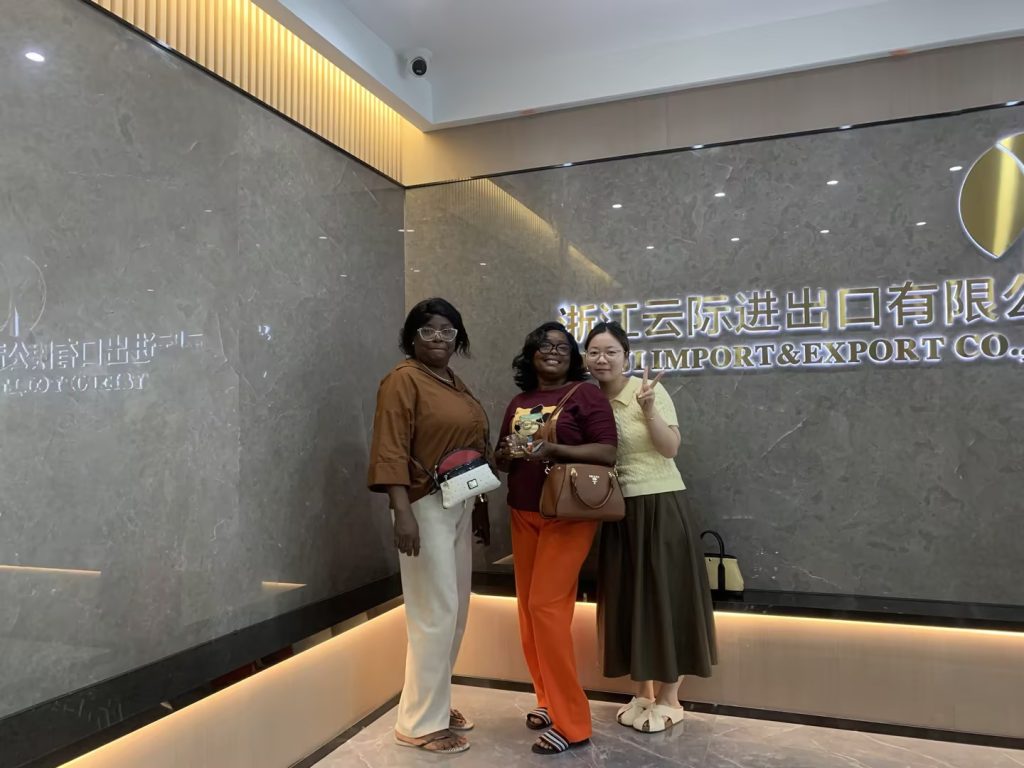 Buyer visit at BEESOUL company reception area